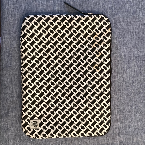 Reversible rectangular pouch for beach essentials. DVF - never worn tags, on. - Picture 2 of 6